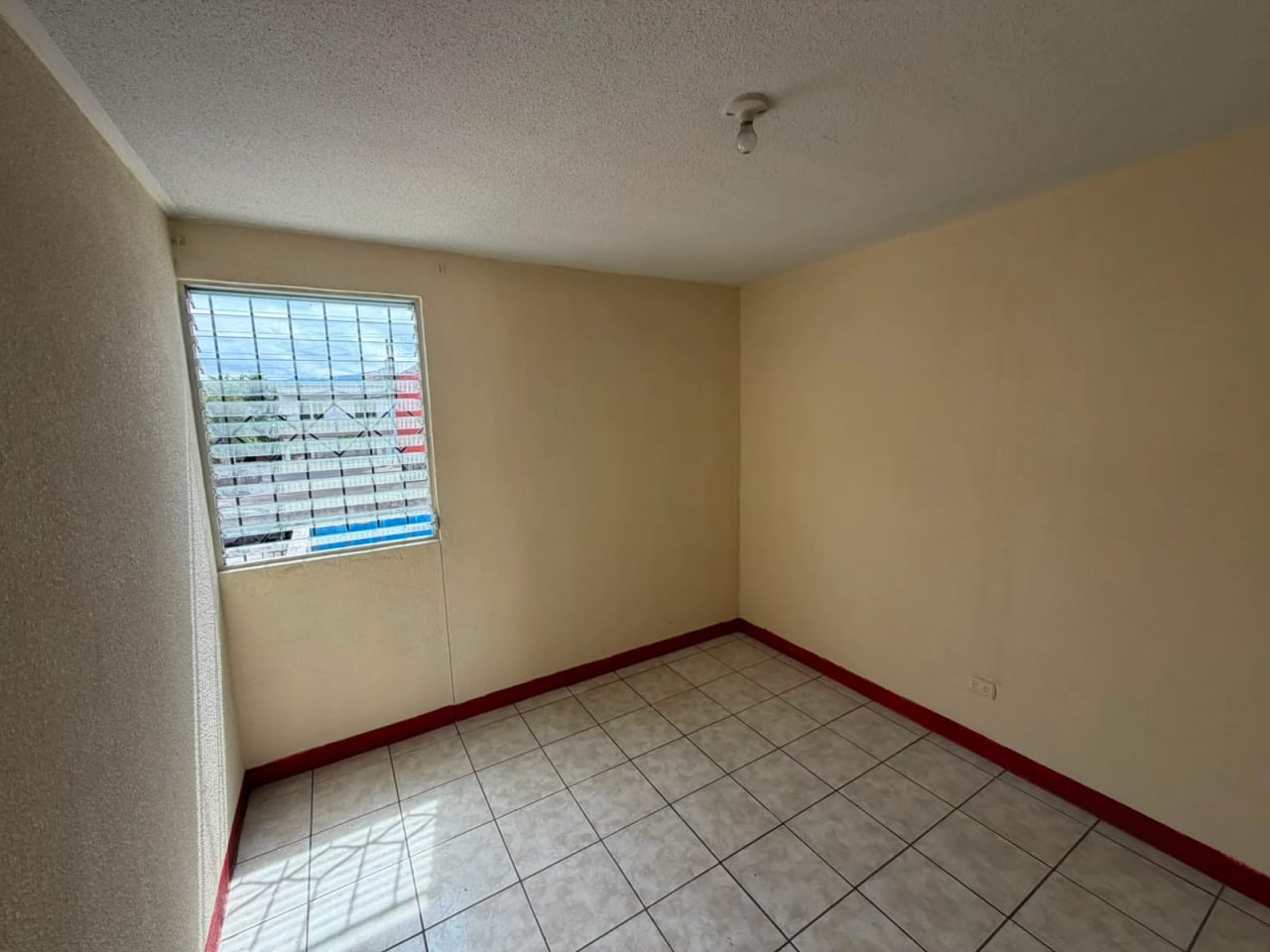 Casa en Venta | Jardines de la Mansión 2, Zona 13, San Miguel Petapa — Casa en Venta en San Miguel Petapa, Guatemala, Ciudad — foto 8 de 11