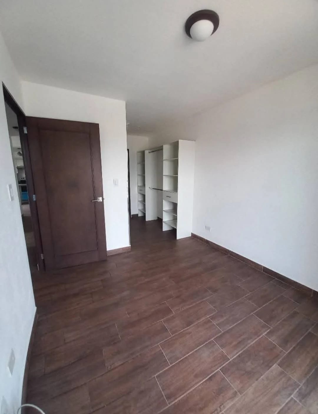 Apartamento en Alquiler – Edificio Balmes 47, Zona 11 — Apartamento en Alquiler en Balmes 47, Zona 11, Guatemala, Ciudad — foto 5 de 13