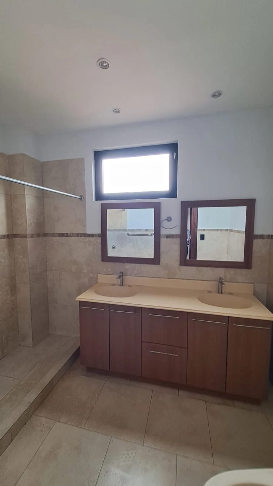 Amplio Apartamento en Alquiler – Oakland, Zona 10 — Apartamento en Alquiler en Zona 10, Guatemala, Ciudad — foto 14 de 15