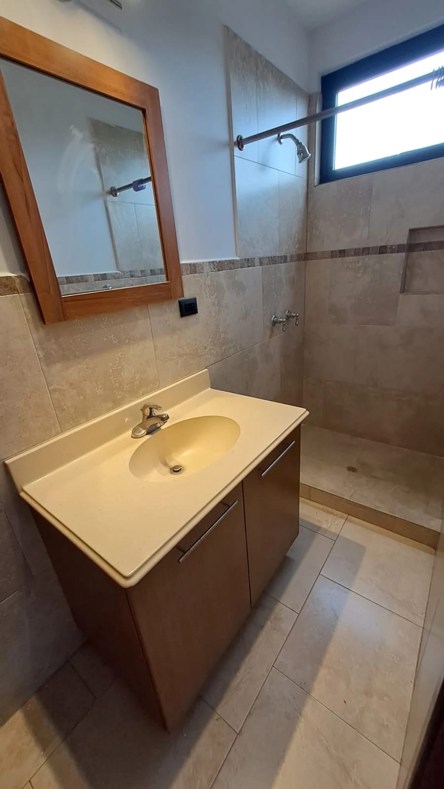 Amplio Apartamento en Alquiler – Oakland, Zona 10 — Apartamento en Alquiler en Zona 10, Guatemala, Ciudad — foto 15 de 15