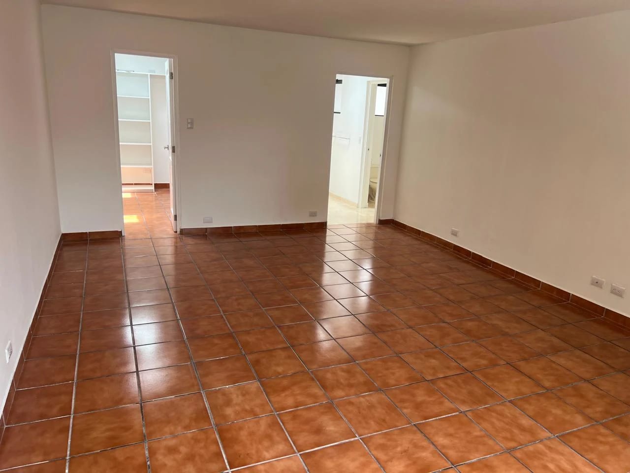 Casa en Alquiler – Zona 14 | Sector La Villa — Casa en Alquiler en La Villa, Zona 14, Guatemala, Ciudad — foto 12 de 14