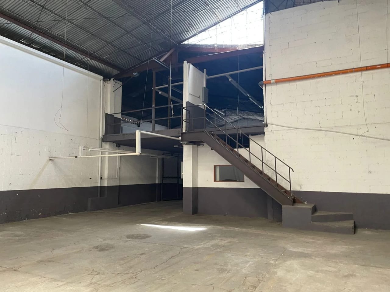 Bodega en alquiler, Cotió, zona 2 de Mixco — Bodega / Ofibodega en Alquiler en Zona 2 Mixco, Guatemala, Ciudad — foto 2 de 4