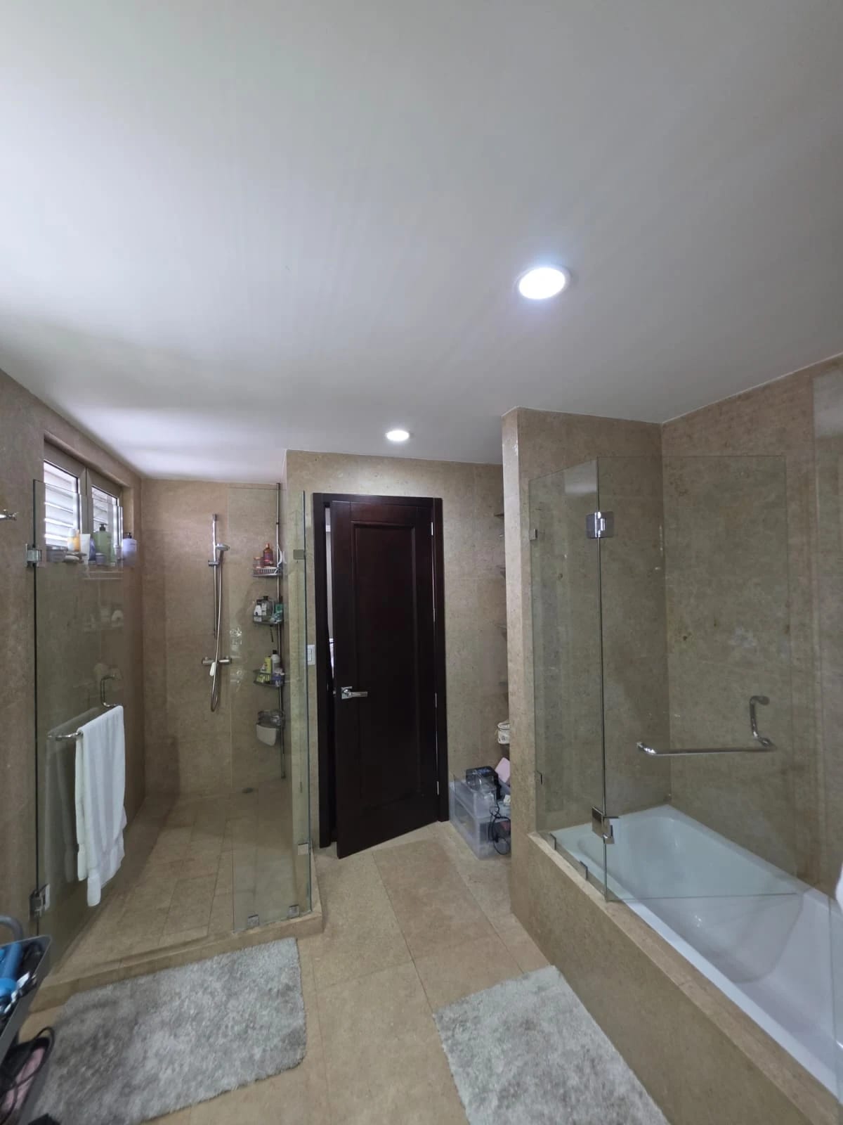 Apartamento en alquiler, Edificio Santa Sofia, zona 10 — Apartamento en Alquiler en Santa Sofía, Zona 10, Guatemala, Ciudad — foto 7 de 12