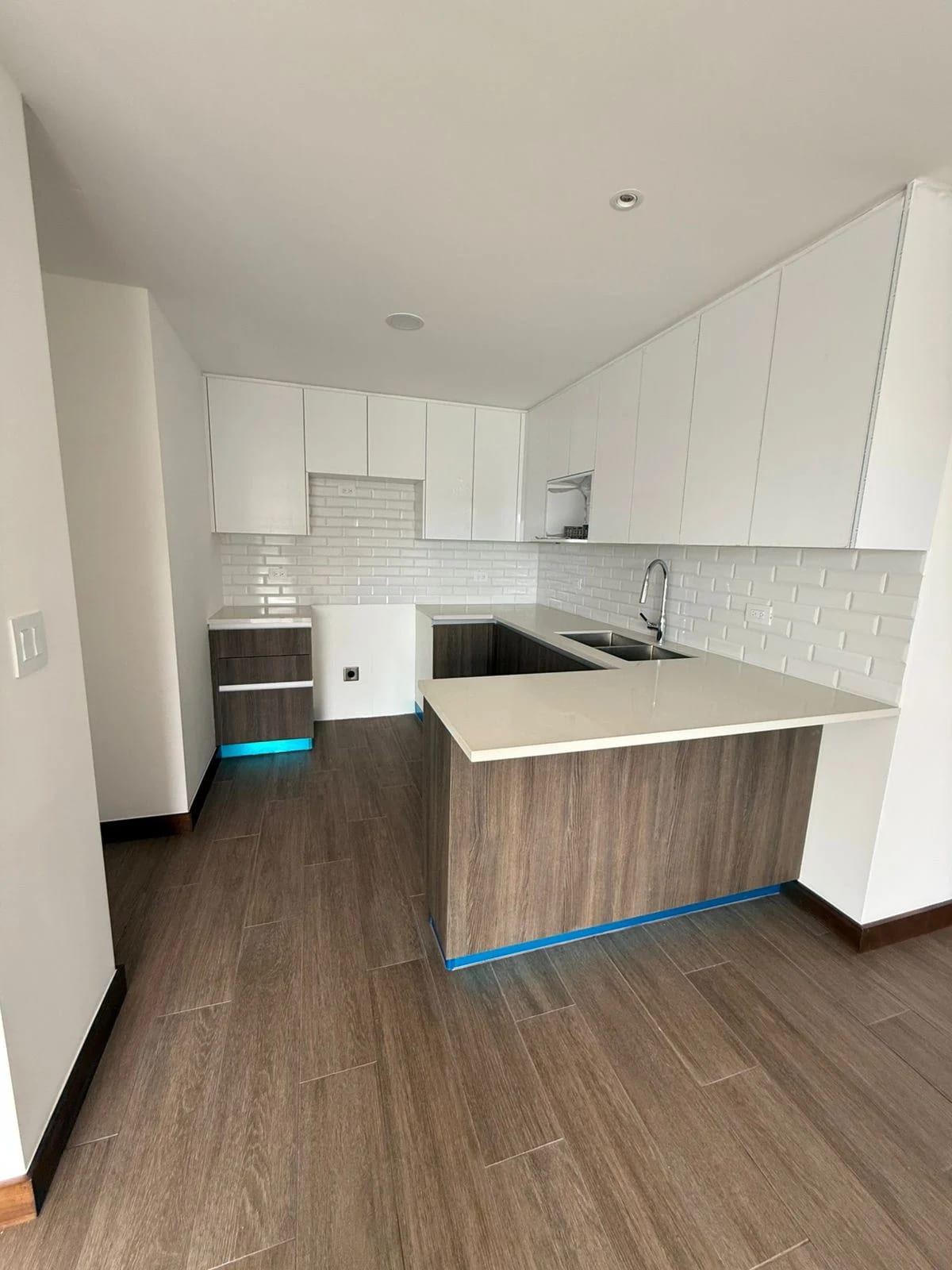 Apartamento en venta, Edificio Naru, zona 16 — Apartamento en Venta en Zona 16, Guatemala, Ciudad — foto 4 de 9