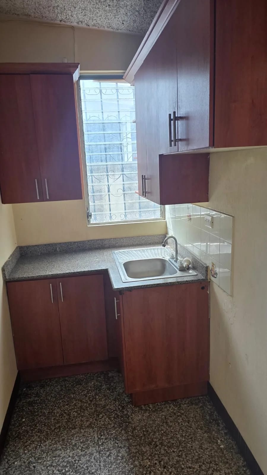 Casa en venta, Prados de Monte Maria, zona 12 — Casa en Venta en Prados de Monte María, Zona 12, Guatemala, Ciudad — foto 3 de 8