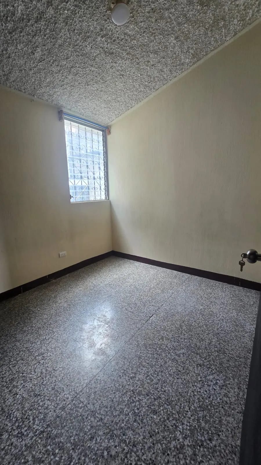 Casa en venta, Prados de Monte Maria, zona 12 — Casa en Venta en Prados de Monte María, Zona 12, Guatemala, Ciudad — foto 5 de 8