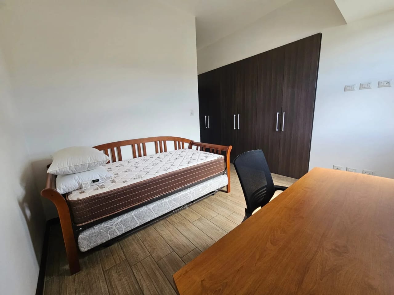 Apartamento Amueblado en Alquiler, Edificio Ferrara, zona 10 — Apartamento en Alquiler en Ferrara 10, Zona 10, Guatemala, Ciudad — foto 9 de 11