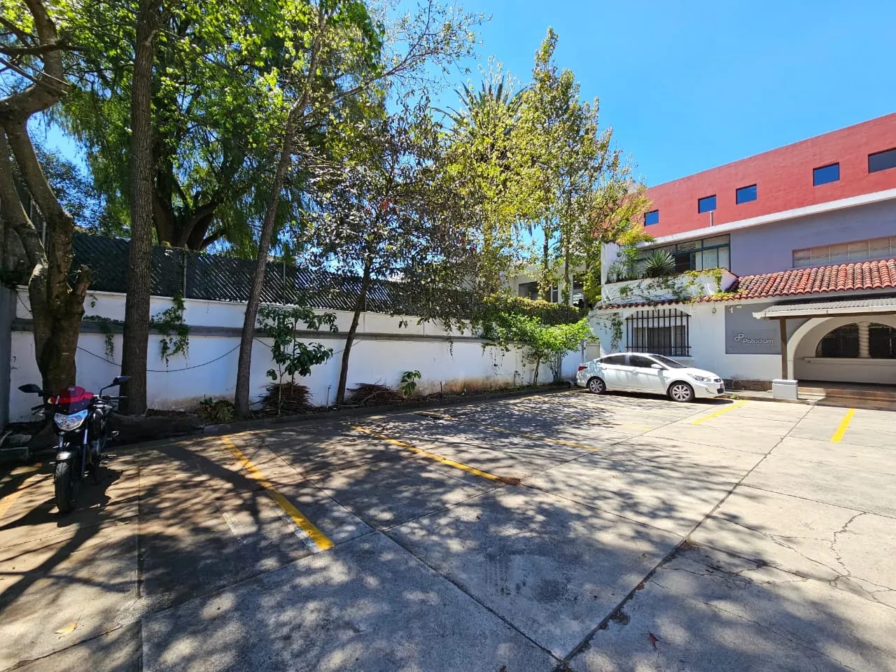 Casa en alquiler para Oficinas, zona 10 — Casa en Alquiler en Zona 10, Guatemala, Ciudad — foto 1 de 11