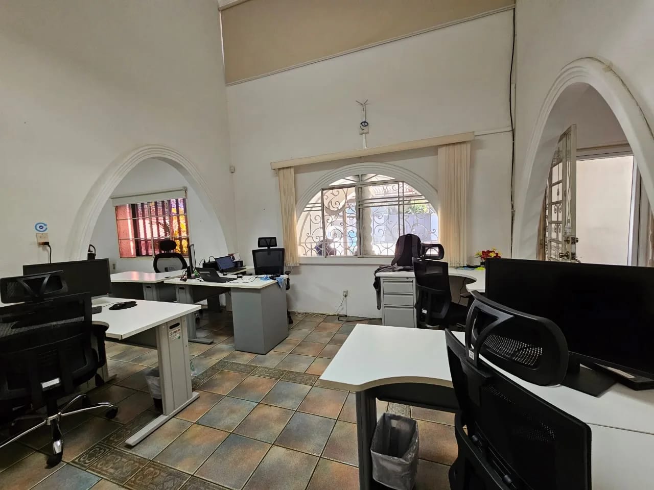 Casa en alquiler para Oficinas, zona 10 — Casa en Alquiler en Zona 10, Guatemala, Ciudad — foto 4 de 11