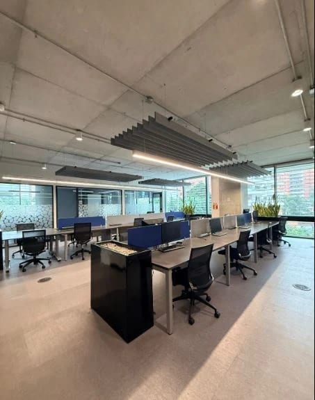 Oficina Amueblada en Alquiler Edificio Optima Centro de Negocios z. 10 — Oficina en Alquiler en Optima Centro de Negocios, Zona 10, Guatemala, Ciudad — foto 1 de 12
