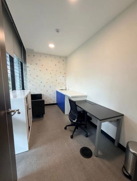 Oficina Amueblada en Alquiler Edificio Optima Centro de Negocios z. 10 — Oficina en Alquiler en Optima Centro de Negocios, Zona 10, Guatemala, Ciudad — foto 6 de 12