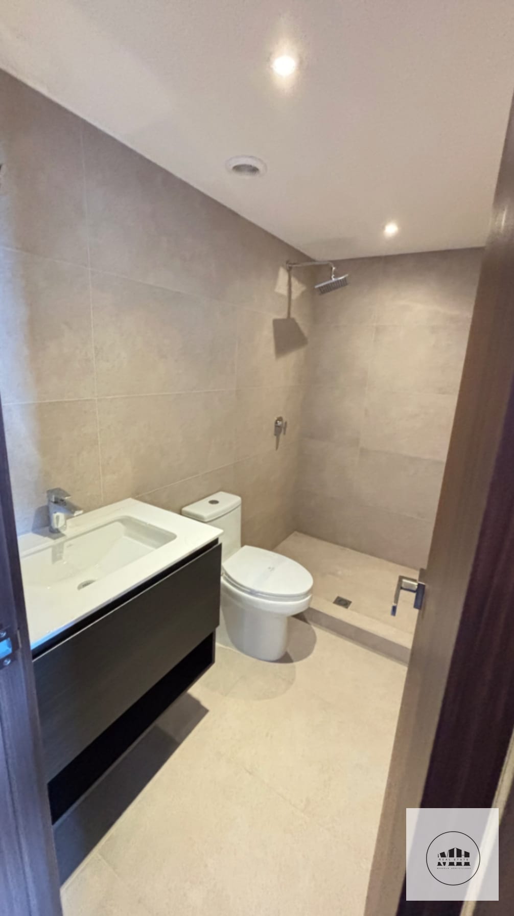 Nuevo y moderno apartamento 4 grados Norte — Apartamento en Alquiler en Inara Cuatro Norte, Zona 4, Guatemala, Ciudad — foto 9 de 17