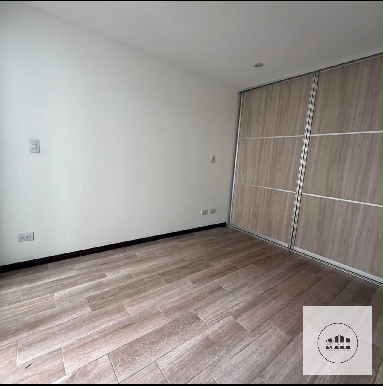 Bello apartamento con jardin en zona 16 — Apartamento en Alquiler en San Isidro 20/21, Zona 16, Guatemala, Ciudad — foto 8 de 15