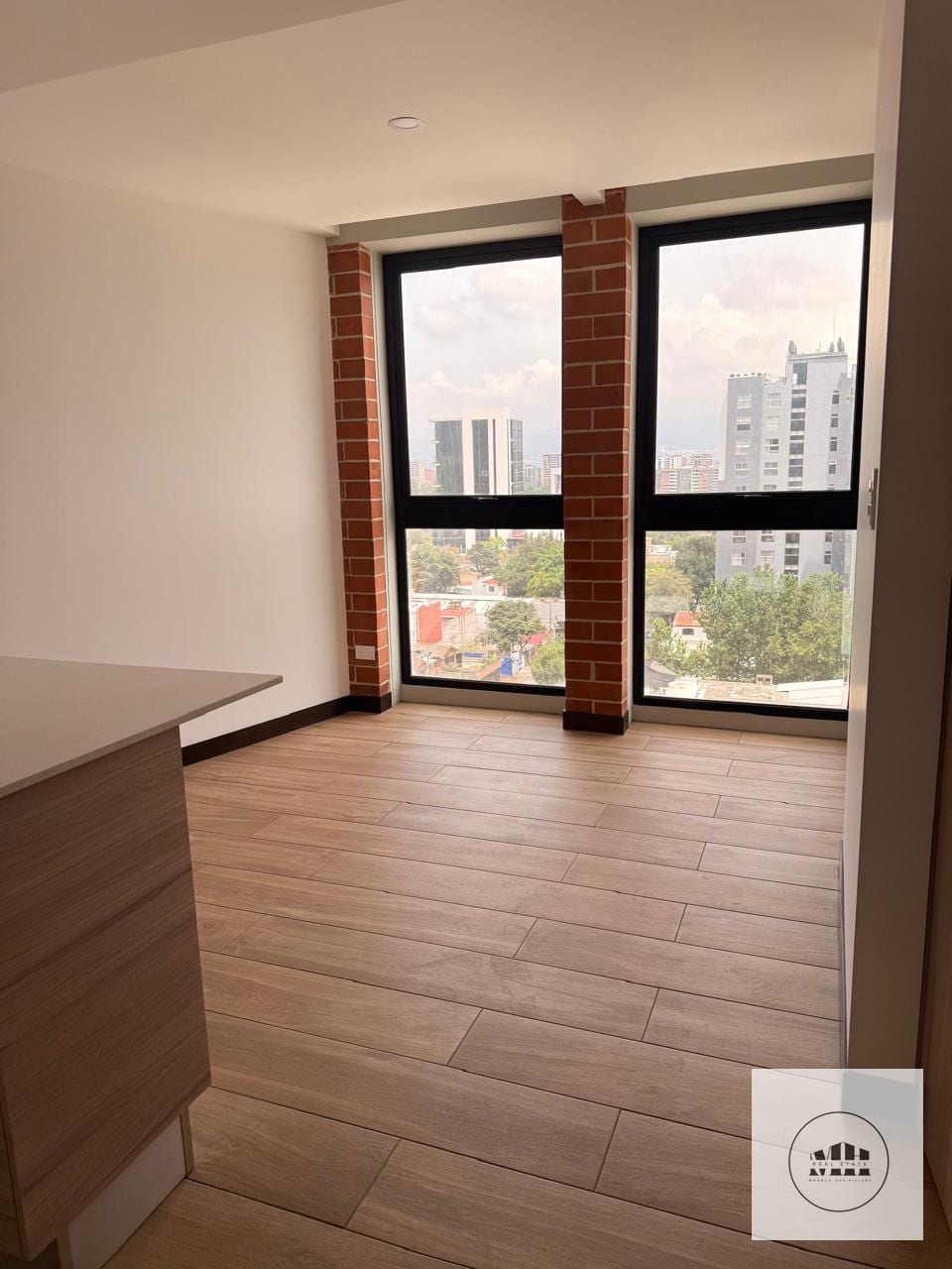 Iluminado apartamento zona 14 La Villa — Apartamento en Alquiler en Torre Delfines, Zona 14, Guatemala, Ciudad — foto 1 de 17