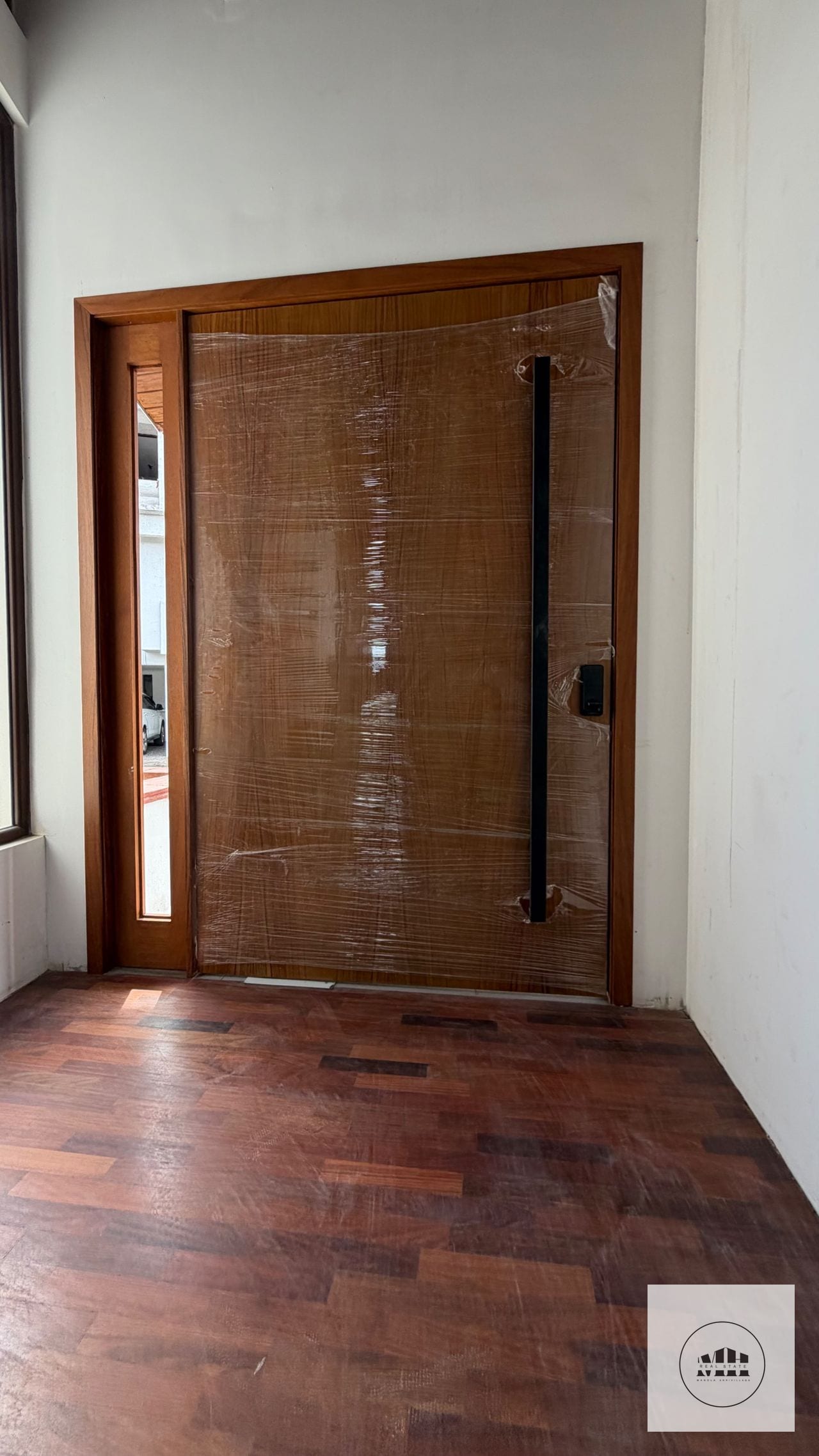 Bellisima casa remodelada zona 10 — Casa en Alquiler en Zona 10, Guatemala, Ciudad — foto 11 de 14