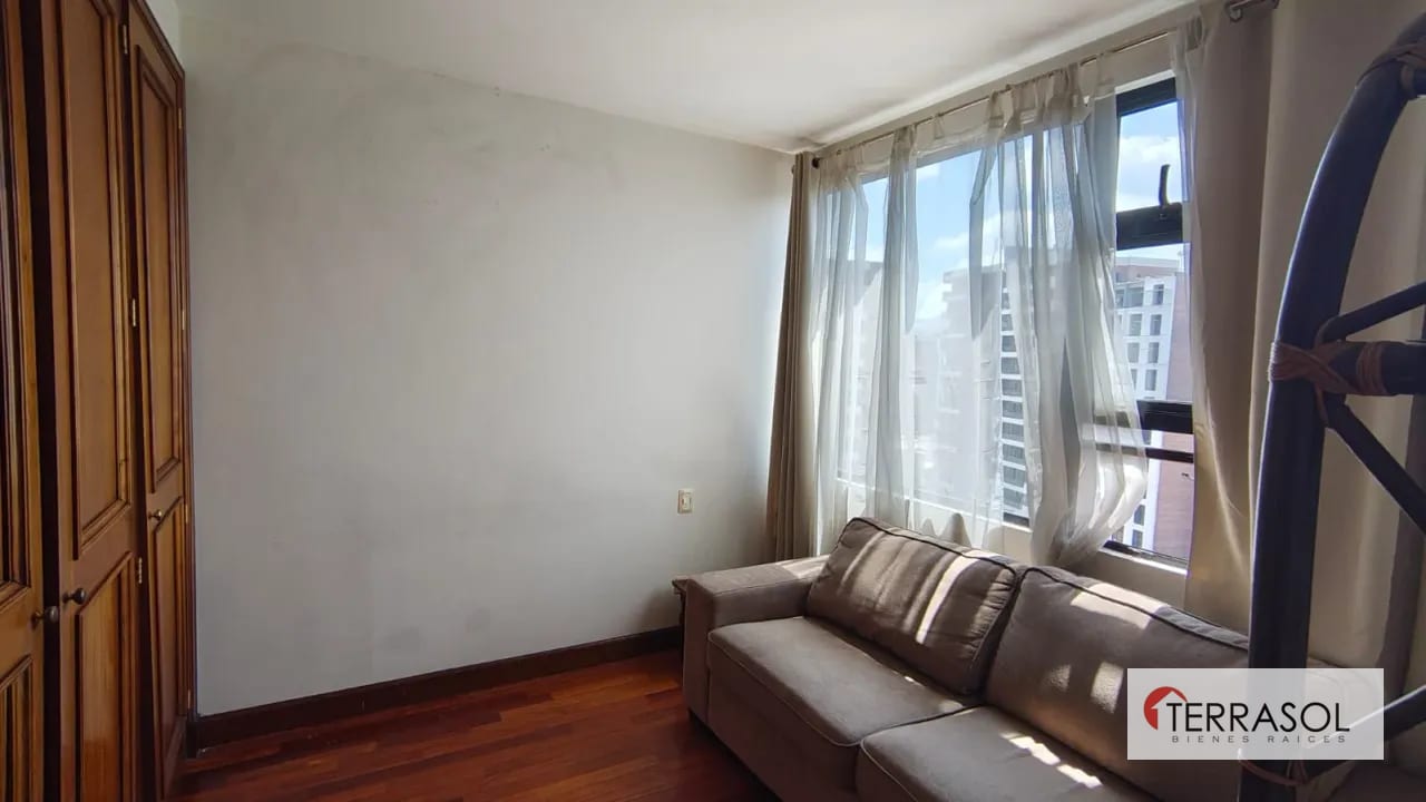 Apartamento Amueblado en Santa Clara zona 10 — Apartamento en Alquiler en Altos de Santa Clara, Zona 10, Guatemala, Ciudad — foto 9 de 13