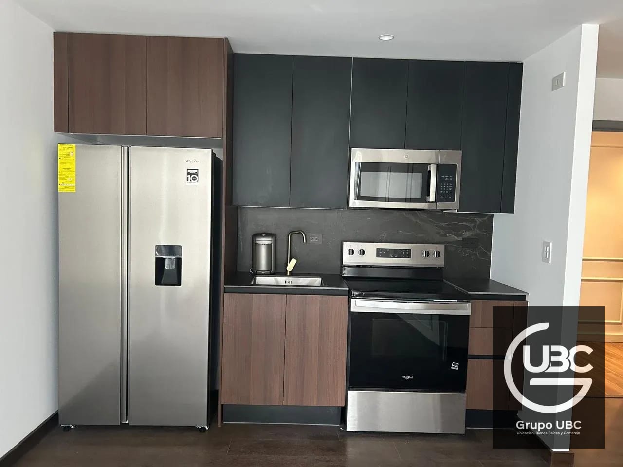 Apartamento en renta en Zona 10 de 3 habitaciones — Apartamento en Alquiler en Atarah, Zona 10, Guatemala, Ciudad — foto 3 de 12