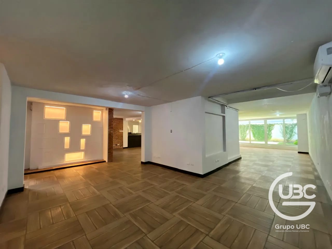 Amplia casa en renta para uso comercial en Zona 14 — Casa en Alquiler en Zona 14, Guatemala, Ciudad — foto 1 de 13