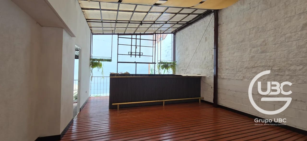 Amplia casa en renta para uso comercial en Zona 14 — Casa en Alquiler en Zona 14, Guatemala, Ciudad — foto 10 de 13