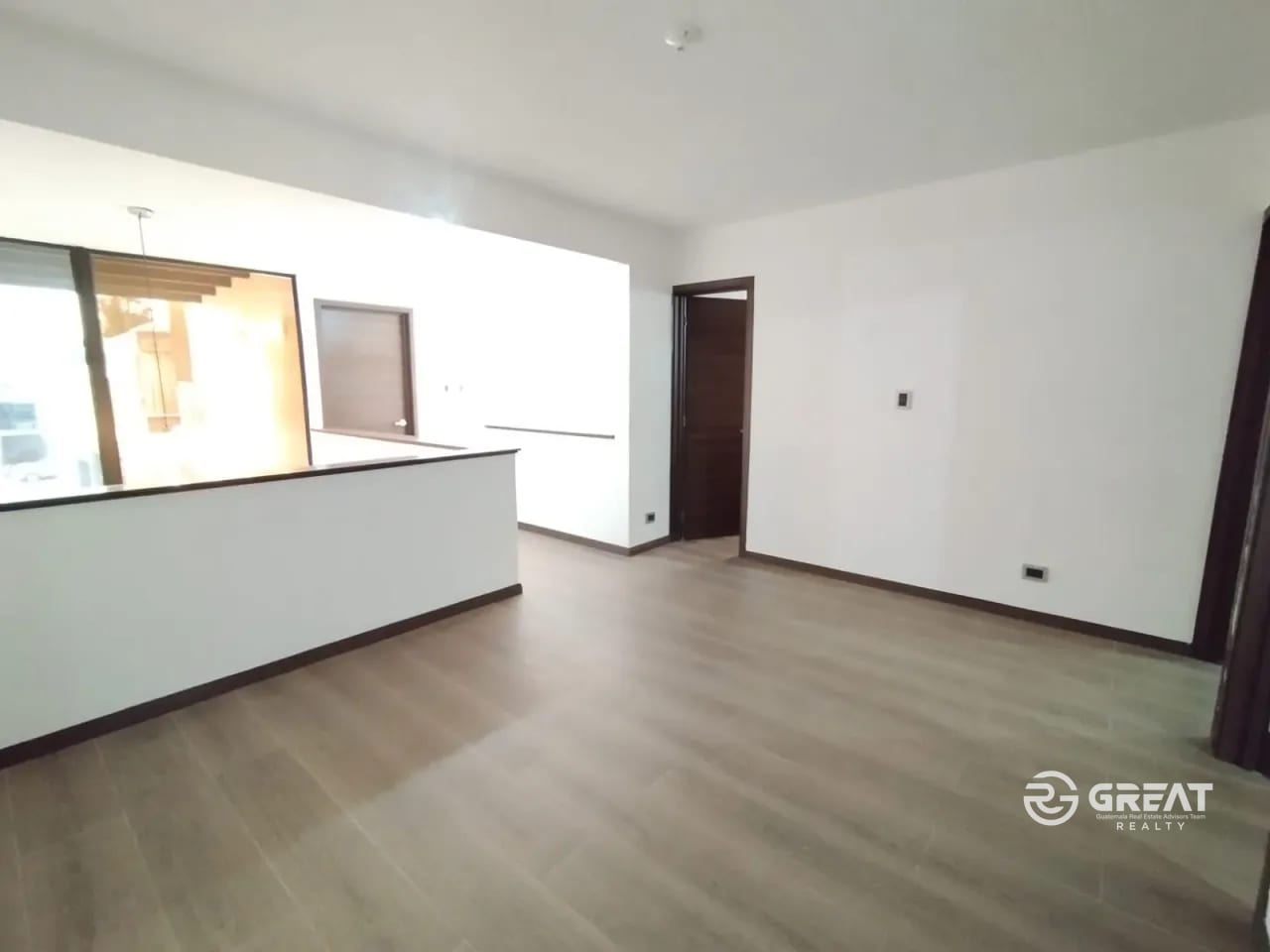 Exclusiva Casa en Zona 16 — Oportunidad Única de Inversión — Casa en Venta en Home 16, Zona 16, Guatemala, Ciudad — foto 10 de 16