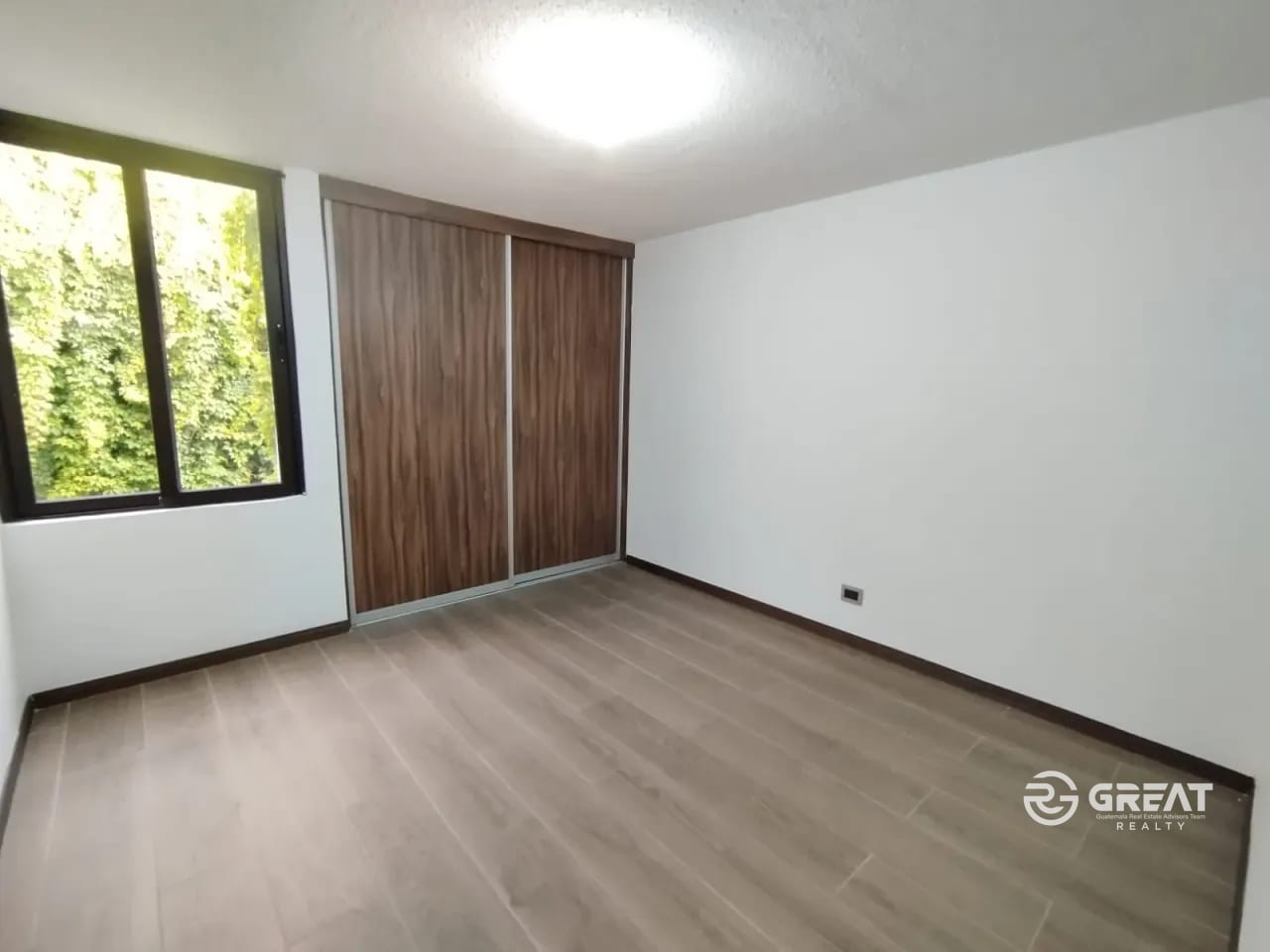 Exclusiva Casa en Zona 16 — Oportunidad Única de Inversión — Casa en Venta en Home 16, Zona 16, Guatemala, Ciudad — foto 11 de 16