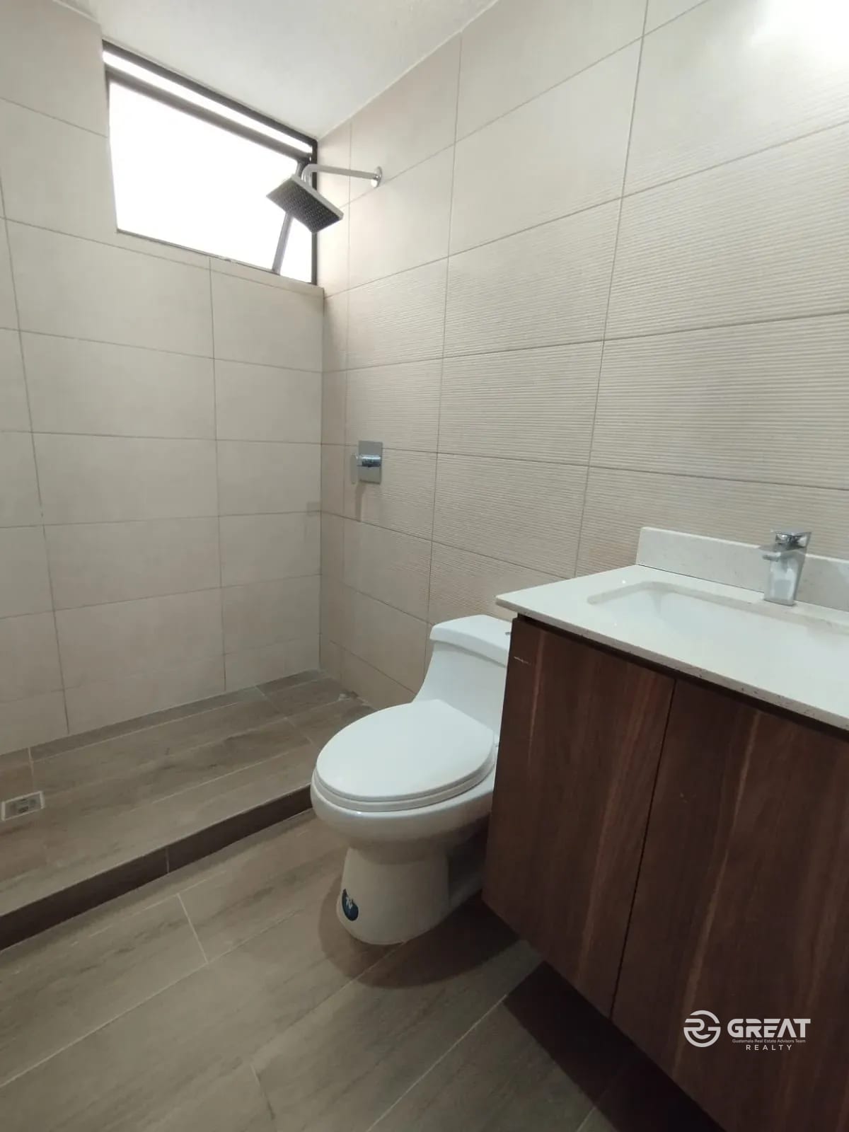 Exclusiva Casa en Zona 16 — Oportunidad Única de Inversión — Casa en Venta en Home 16, Zona 16, Guatemala, Ciudad — foto 15 de 16
