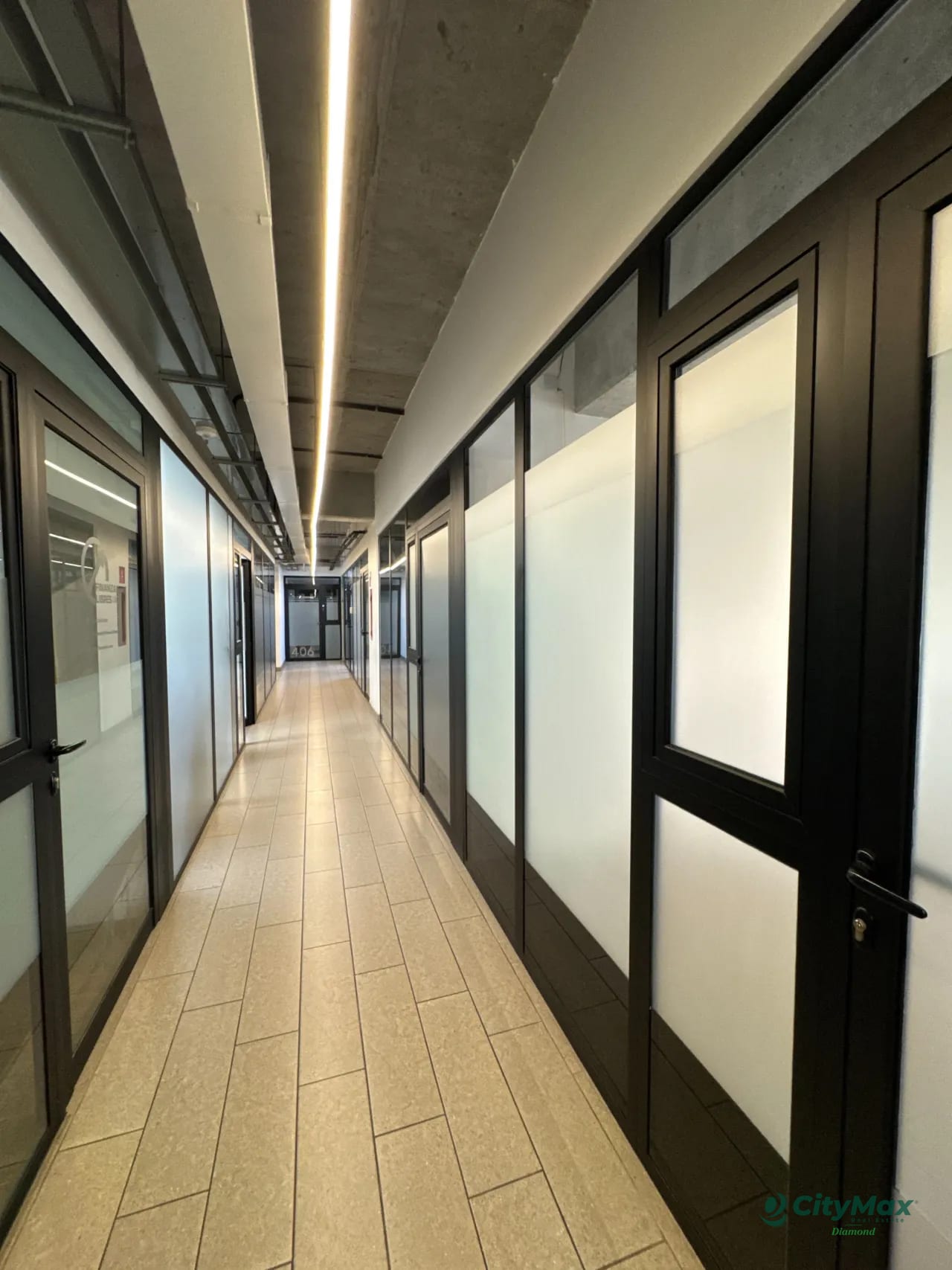 Oficina en venta Zona 4 Edificio Granat — Oficina en Venta en Granat, Zona 4, Guatemala, Ciudad — foto 6 de 12