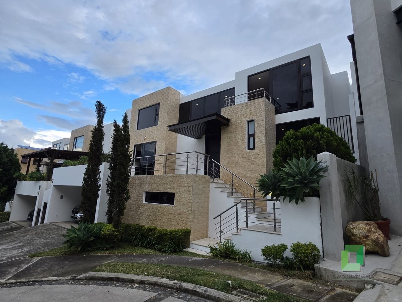 Casa zona 16 — Casa en Venta en Lomas de San Isidro, Zona 16, Guatemala, Ciudad — foto 1 de 17