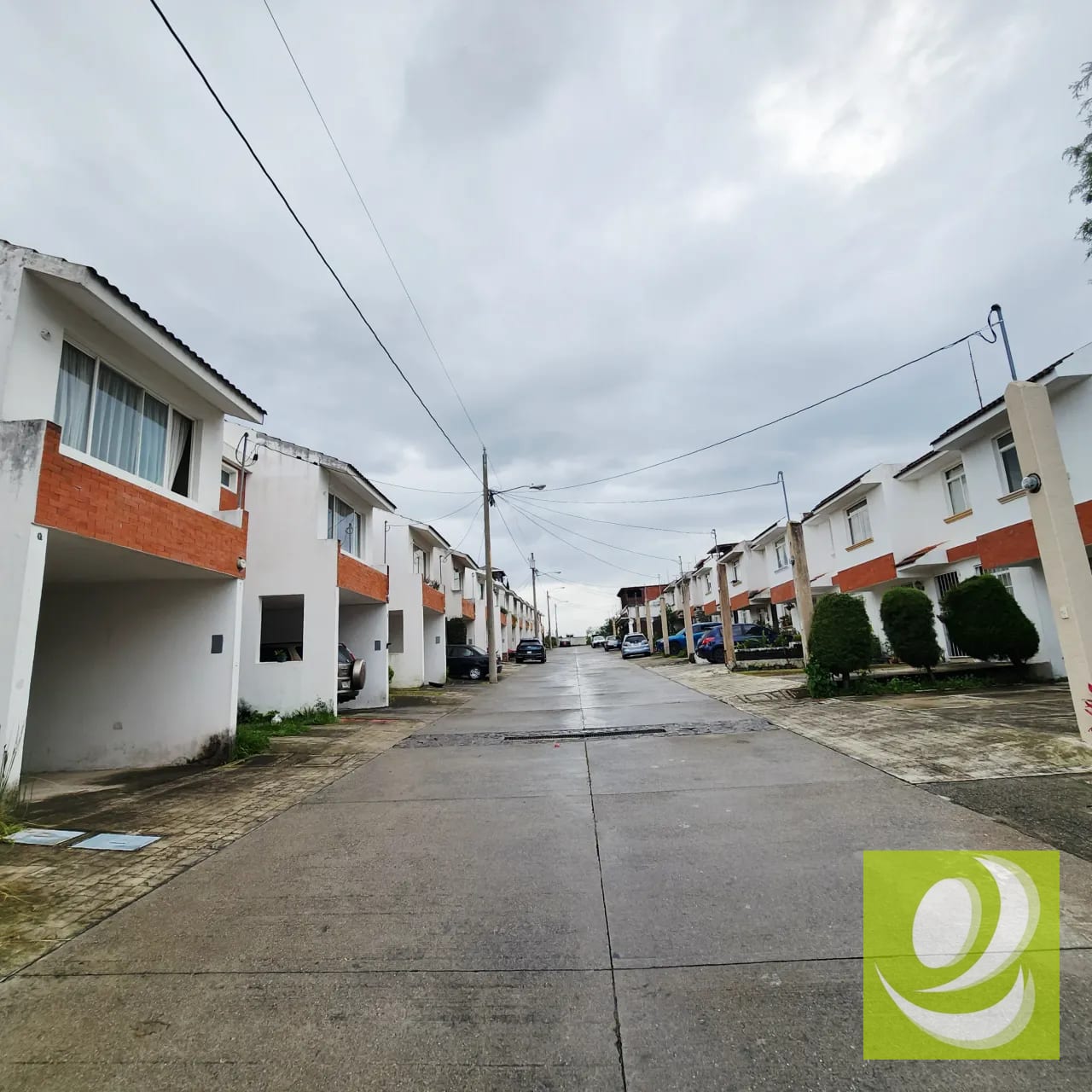 • TU NUEVO HOGAR TE ESPERA EN RESIDENCIAL LOS OLIVOS ZONA 18 — Casa en Venta en Zona 18, Guatemala, Ciudad — foto 1 de 6