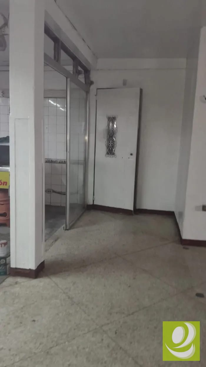 🏢 ¡IMPULSA TU NEGOCIO EN UNA UBICACIÓN ESTRATÉGICA! BODEGA COMERCIAL EN RENTA A PASOS DE LA ROOSEVELT – ZONA 7 — Bodega / Ofibodega en Alquiler en Zona 7, Guatemala, Ciudad — foto 3 de 5