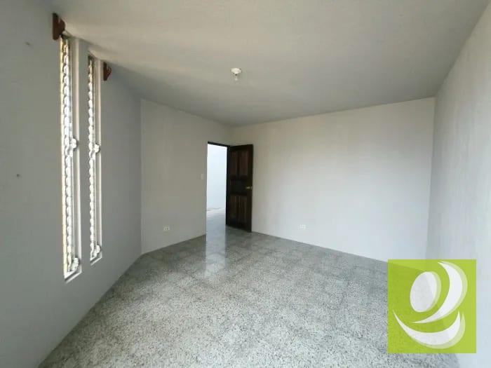CASA EN VENTA EN PINARES DE SAN CRISTOBAL ZONA 8 MIXCO — Casa en Venta en Pinares de San Cristobal, Zona 8 Mixco, Guatemala, Ciudad — foto 4 de 14