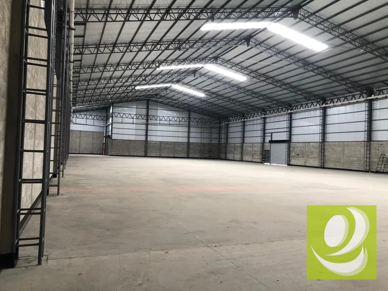 Rento Nave Industrial San Andres Itzapa Chimal — Bodega / Ofibodega en Alquiler en San Andrés Itzapa, Chimaltenango — foto 2 de 5