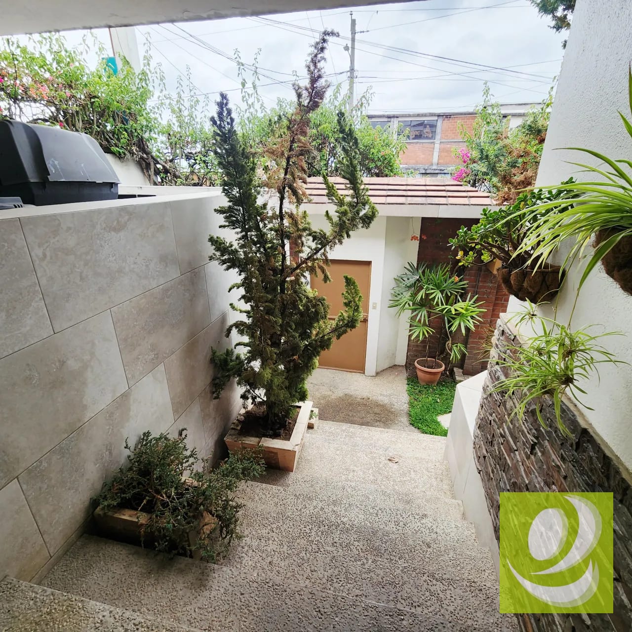 Amplia Casa en Venta con Acabados de Primera en zona 3 Mixco — Casa en Venta en Inara Cuatro Norte, Zona 2 Mixco, Guatemala, Ciudad — foto 1 de 6