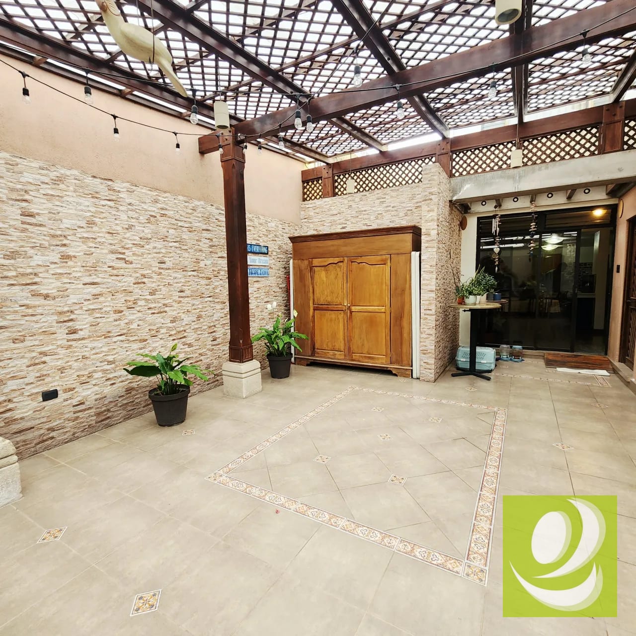 Amplia Casa en Venta con Acabados de Primera en zona 3 Mixco — Casa en Venta en Inara Cuatro Norte, Zona 2 Mixco, Guatemala, Ciudad — foto 2 de 6