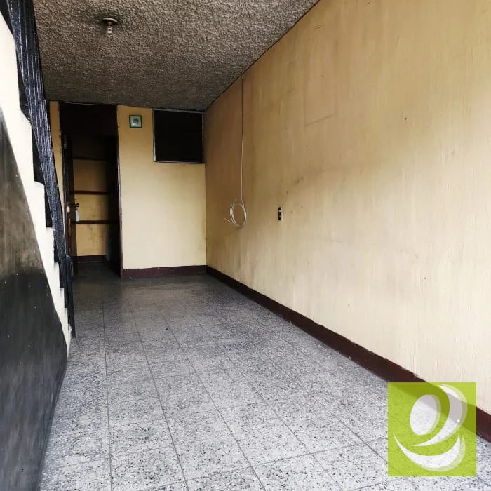 Vendo/Renta Casa con Local Comercial en Calz San Juan — Casa en Venta en Nueva Montserrat, Zona 3 Mixco, Guatemala, Ciudad — foto 8 de 8