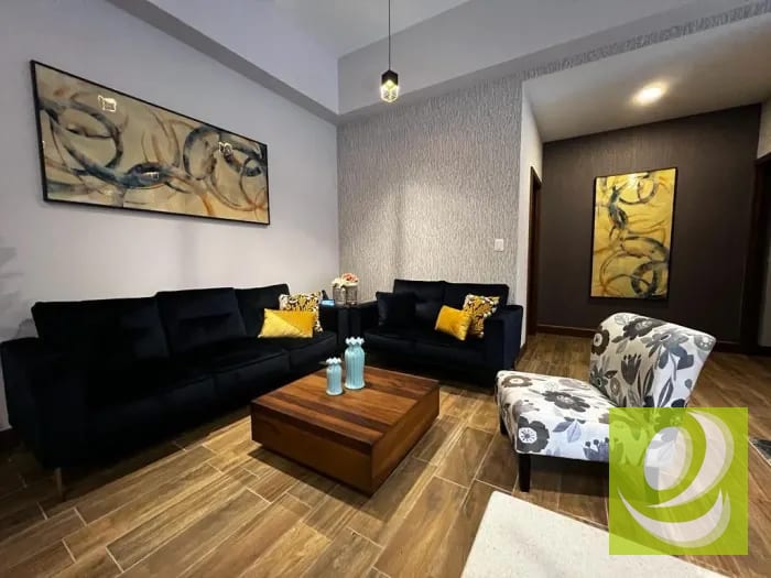 Apartamento en venta en primer nivel en zona 10 — Apartamento en Venta en Zona 10, Guatemala, Ciudad — foto 1 de 8