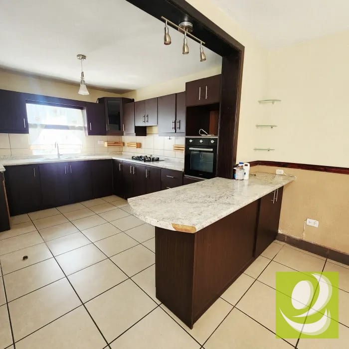 En Venta Casa en Los Olivos zona 18 — Casa en Venta en Zona 18, Guatemala, Ciudad — foto 2 de 15