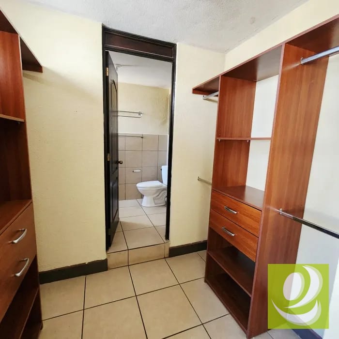 En Venta Casa en Los Olivos zona 18 — Casa en Venta en Zona 18, Guatemala, Ciudad — foto 4 de 15