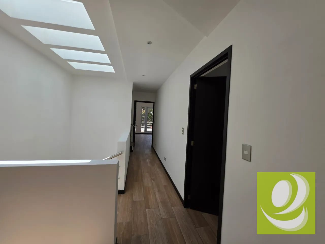 Casa de 2 Niveles en Venta – Sector B1, San Cristóbal I, Mixco, Zona 8 — Casa en Venta en Pinares de San Cristobal, Zona 8 Mixco, Guatemala, Ciudad — foto 9 de 11