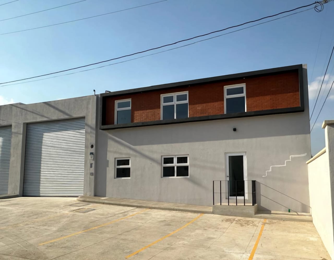 Agenda tu visita hoy mismo y conoce esta excelente opcion en EL NARANJO!!! — Bodega / Ofibodega en Alquiler en Zona 4 Mixco, Guatemala, Ciudad — foto 1 de 5
