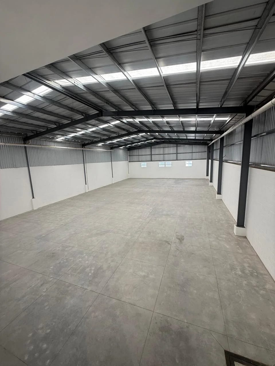Agenda tu visita hoy mismo y conoce esta excelente opcion en EL NARANJO!!! — Bodega / Ofibodega en Alquiler en Zona 4 Mixco, Guatemala, Ciudad — foto 4 de 5