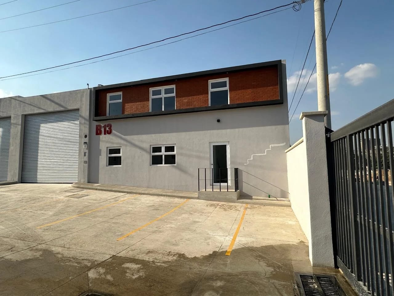 La bodega que tu empresa necesita ya esta disponible! — Bodega / Ofibodega en Alquiler en Zona 4 Mixco, Guatemala, Ciudad — foto 1 de 8
