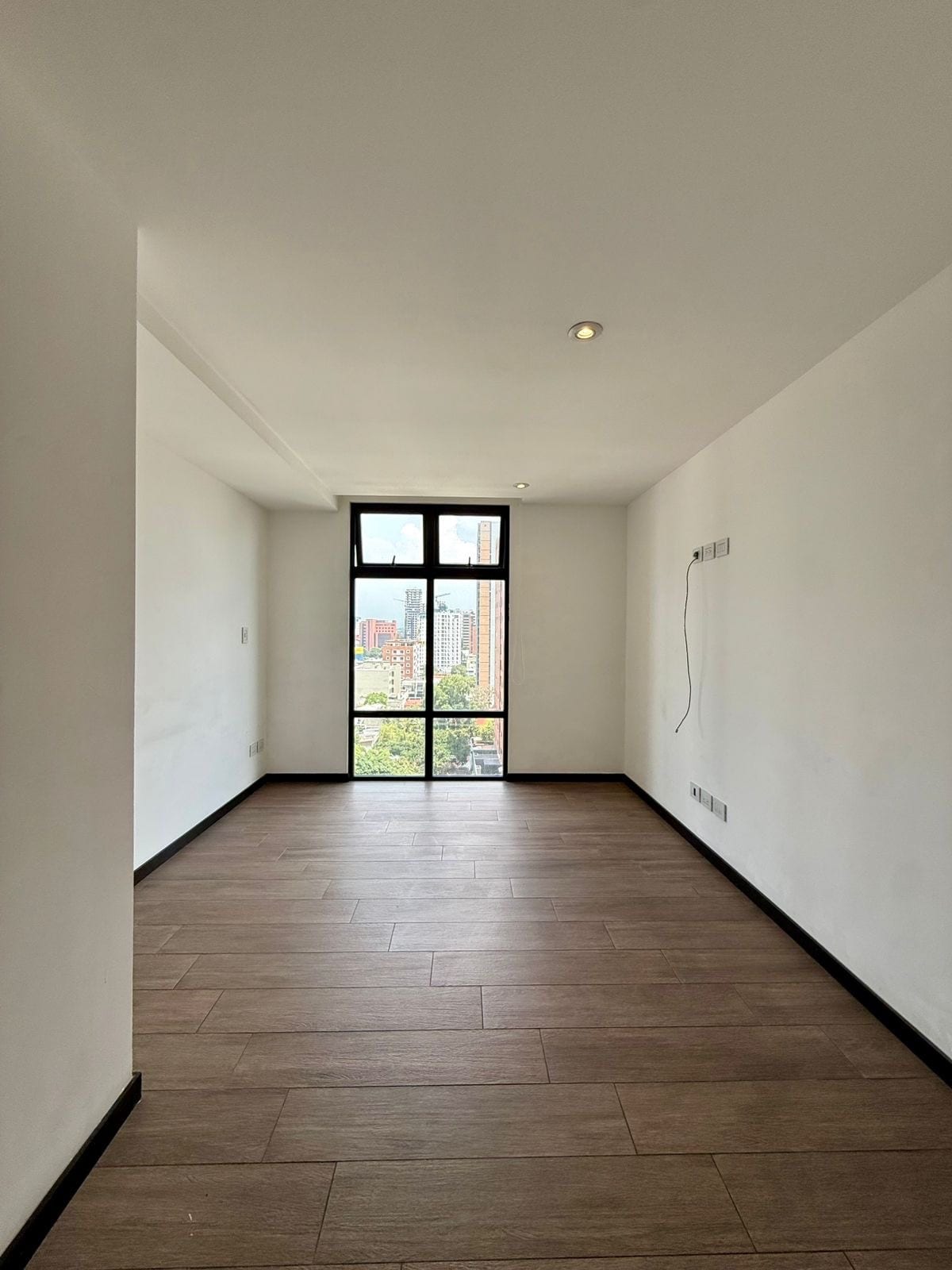 Apartamento en venta | 151 mts2 | 3 habitaciones | 2.5 baños | Dorm. Servicio — Apartamento en Venta en IQ10, Zona 10, Guatemala, Ciudad — foto 3 de 8