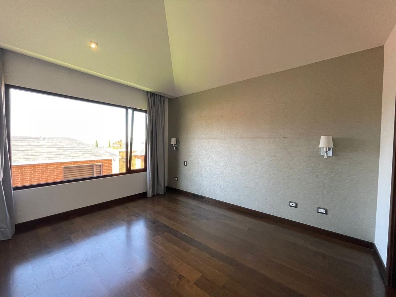 Casa en venta | Atarja Bellas luces | 3 habitaciones | jardín | Acceso por La Brecha — Casa en Venta en Bellas Luces, Santa Catarina Pinula, Guatemala, Ciudad — foto 8 de 16