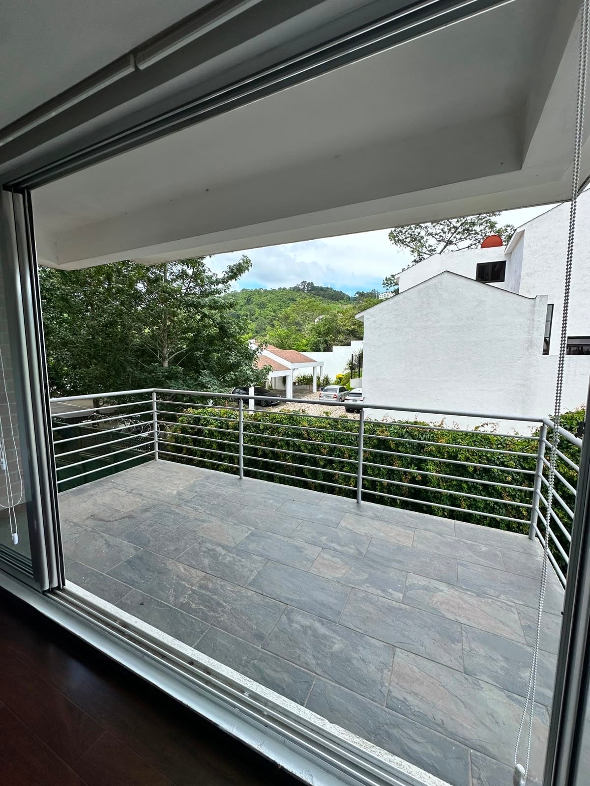 Apartamento en venta | 3 habitaciones | 2 parqueos | 2 baños | Nueva Caledonia, zona 16 — Apartamento en Venta en Nueva Caledonia, Zona 16, Guatemala, Ciudad — foto 2 de 11