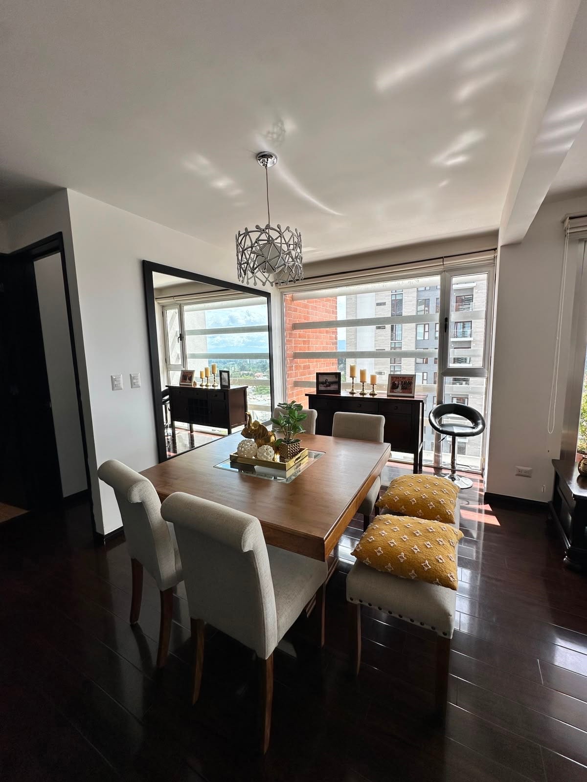 Apartamento en venta | 2 habitaciones | 2 parqueos | 2 baños | balcón | Nueva Caledonia zona 16 — Apartamento en Venta en Nueva Caledonia, Zona 16, Guatemala, Ciudad — foto 3 de 13