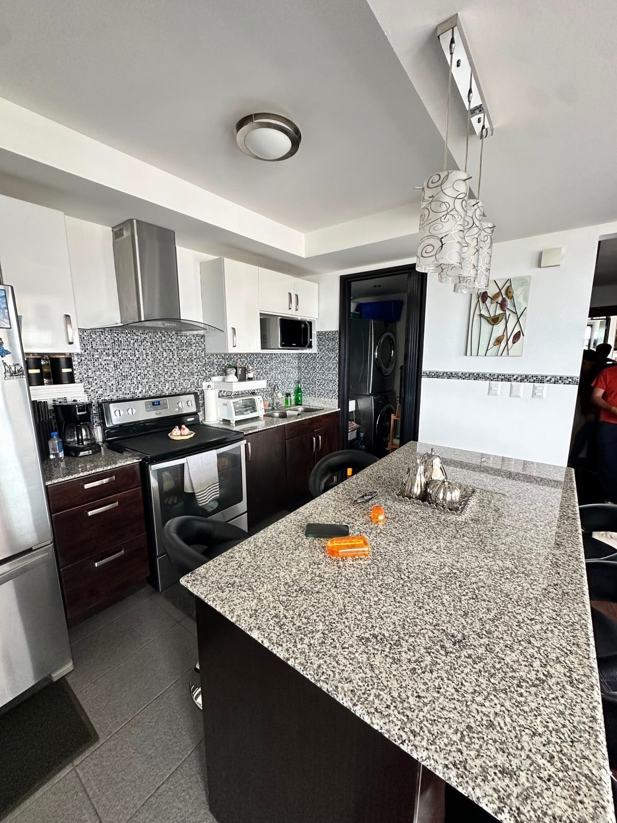 Apartamento en venta | 2 habitaciones | 2 parqueos | 2 baños | balcón | Nueva Caledonia zona 16 — Apartamento en Venta en Nueva Caledonia, Zona 16, Guatemala, Ciudad — foto 4 de 13