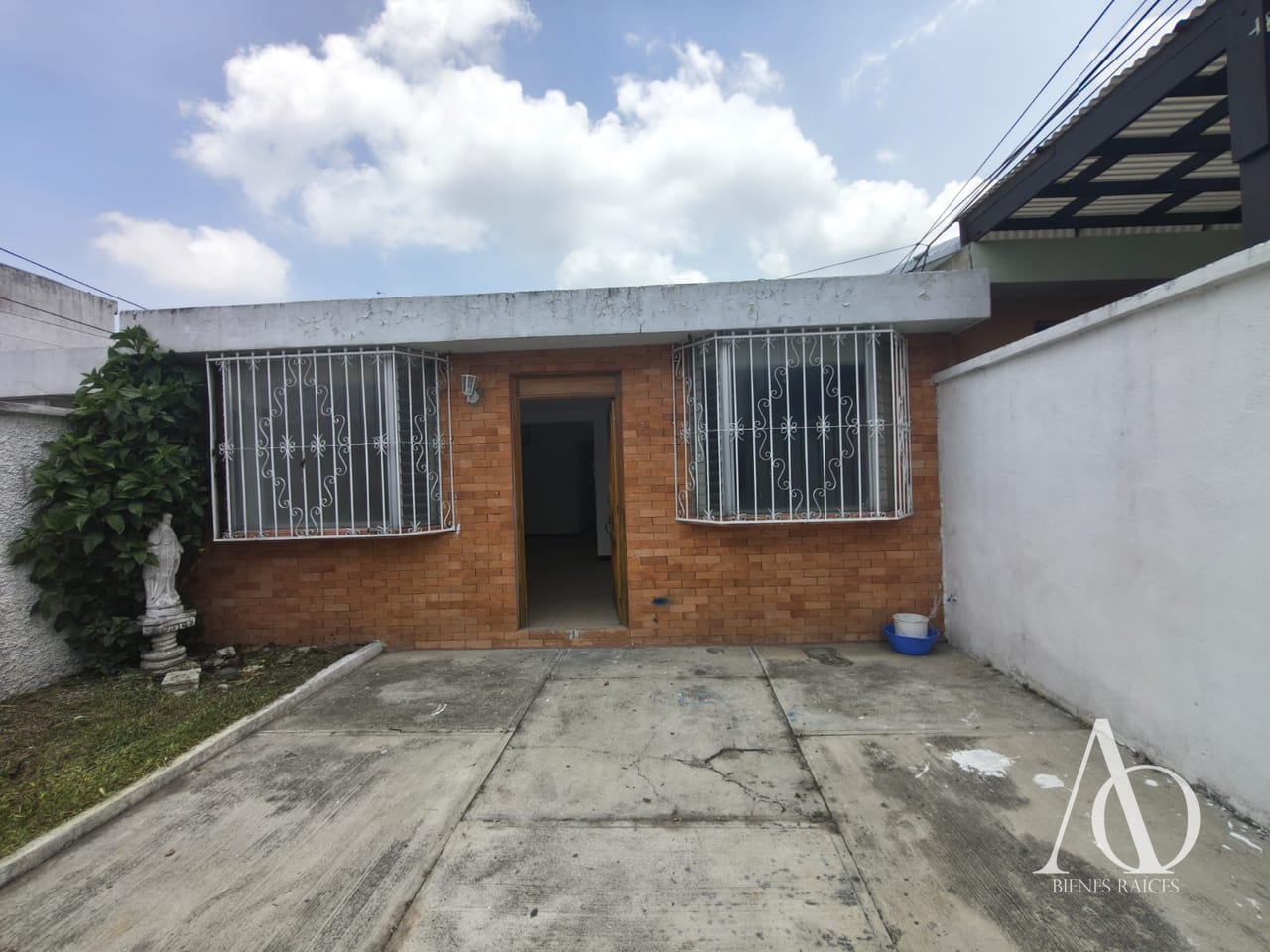 Casa en Venta en Balcones de San Cristóbal, zona 8 de Mixco / EN DIRECTO — Casa en Venta en Zona 8 Mixco, Guatemala, Ciudad — foto 1 de 17