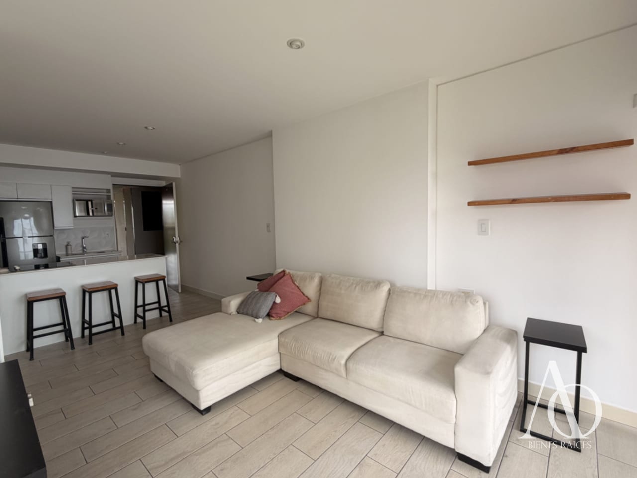 Apartamento en Alquiler Edificio Quo, zona 4 N5 / EN DIRECTO 02 o — Apartamento en Alquiler en QUO, Zona 4, Guatemala, Ciudad — foto 4 de 9