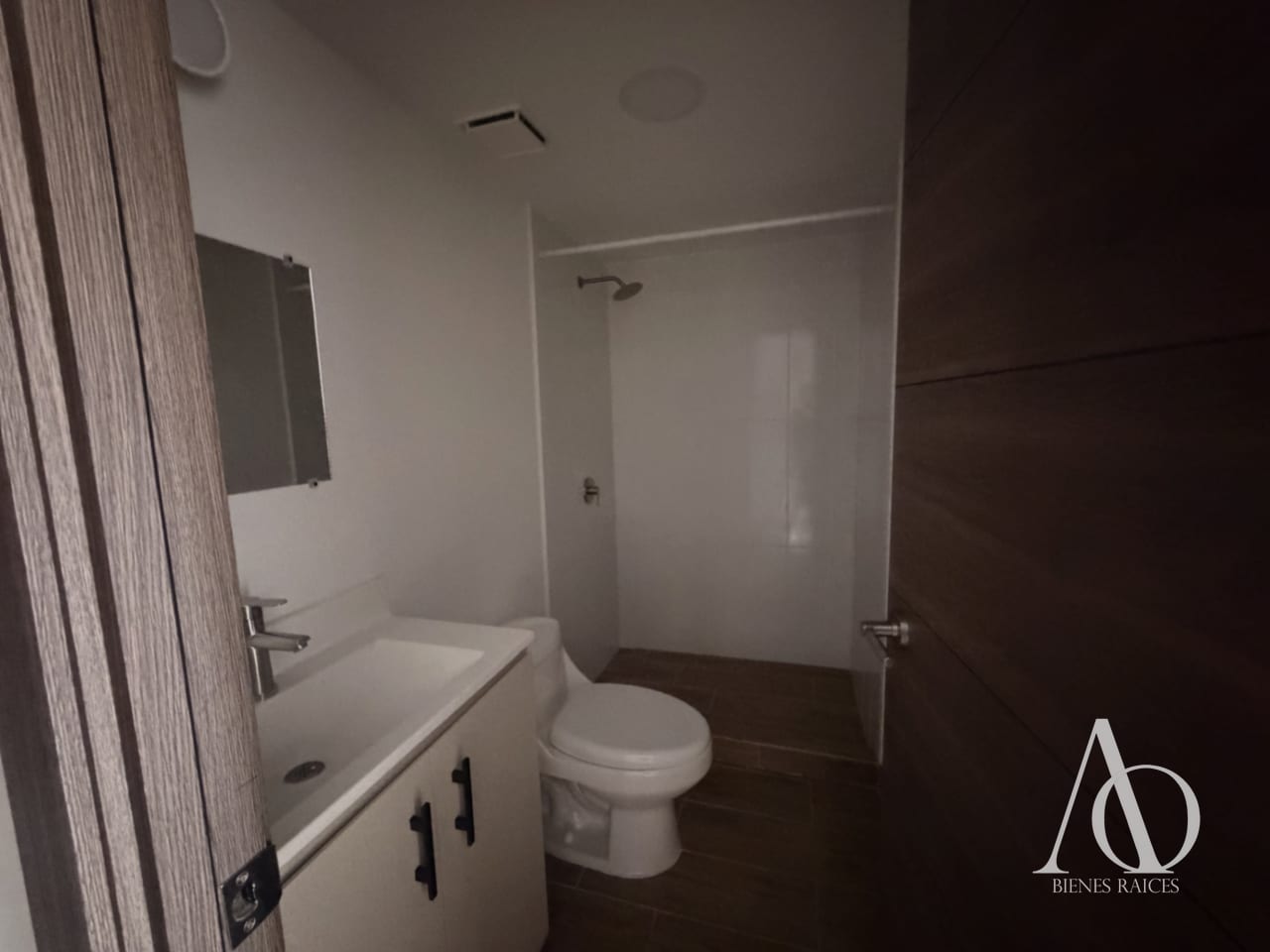 Apartamento en Alquiler Edificio Modra, zona 4 N10 / EN DIRECTO t2 — Apartamento en Alquiler en Modra, Zona 4, Guatemala, Ciudad — foto 4 de 15